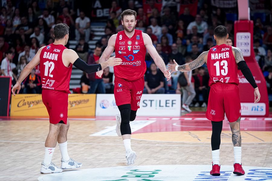 Чемпіонат Італії, 1/4 фіналу: "Мілан" пройшов до півфіналу 2 - basket.com.ua Чемпіонат Італії, 1/4 фіналу: "Мілан" пройшов до півфіналу 1 - basket.com.ua
