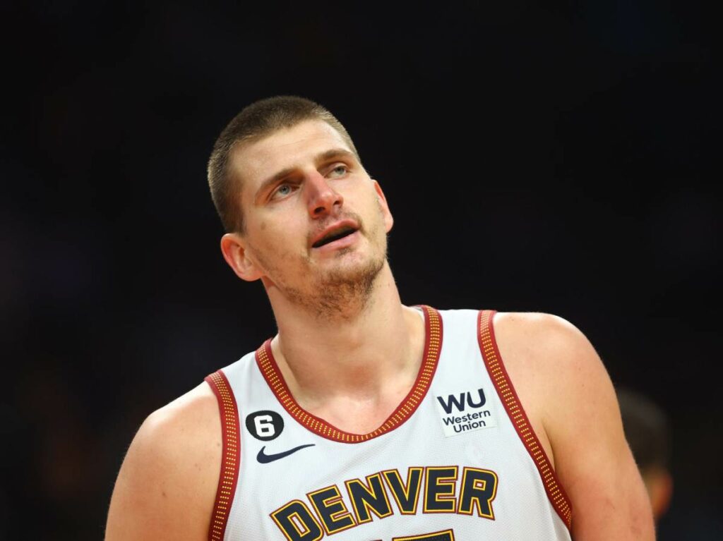 Нікола Йокич набрав 30 + 17 + 17 в матчі проти “Фінікса”: відео 2 - basket.com.ua Нікола Йокич набрав 30 + 17 + 17 в матчі проти “Фінікса”: відео 1 - basket.com.ua