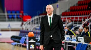 Станіслав Овдеєнко записав з передової новорічне привітання для любителів баскетболу 23