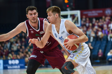 Артем Ковальов зіграв дебютний матч у чемпіонаті Литви 49