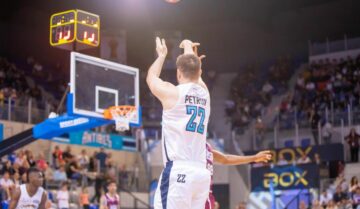 Українці за кордоном: Зайцев, Петров, Бобров, Артамонов 29