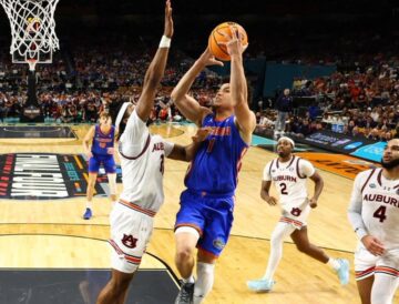 Зірка "Гейторс" повторив рекорд Ларрі Берда 46-річної давнини 41