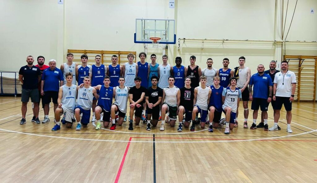 Збірна України U-18 провела перший контрольний матч 2 - basket.com.ua Збірна України U-18 провела перший контрольний матч 1 - basket.com.ua