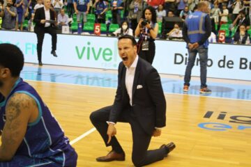 Гравці та президент "Бургоса" стали на коліна, вибачившись перед уболівальниками за виліт із ACB 47 - basket.com.ua
