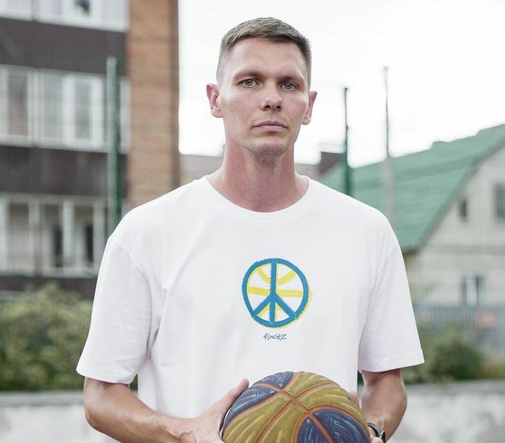 Чемпіон світу з данків — життя та кар'єра під час війни: інтерв’ю Дмитра Smoove Кривенка 2 - basket.com.ua Чемпіон світу з данків — життя та кар'єра під час війни: інтерв’ю Дмитра Smoove Кривенка 1 - basket.com.ua