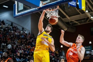 Потужні данки Кравцова — в топ-5 моментів матчу проти Нідерландів 65 - basket.com.ua