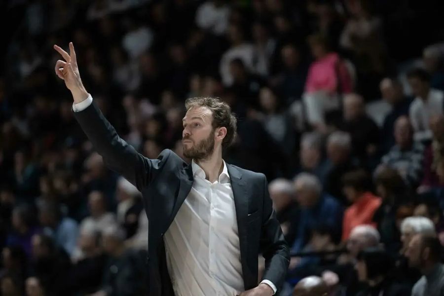 Клуб Євроліги продовжив контракт з головним тренером 2 - basket.com.ua Клуб Євроліги продовжив контракт з головним тренером 1 - basket.com.ua