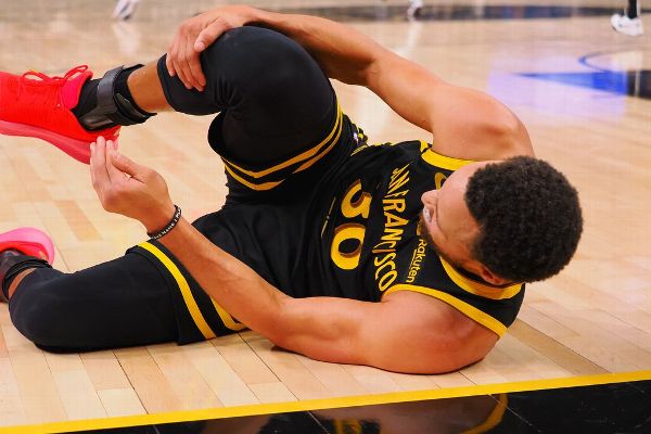 Лікарі винесли вердикт по травмі Стефена Каррі 2 - basket.com.ua Лікарі винесли вердикт по травмі Стефена Каррі 1 - basket.com.ua