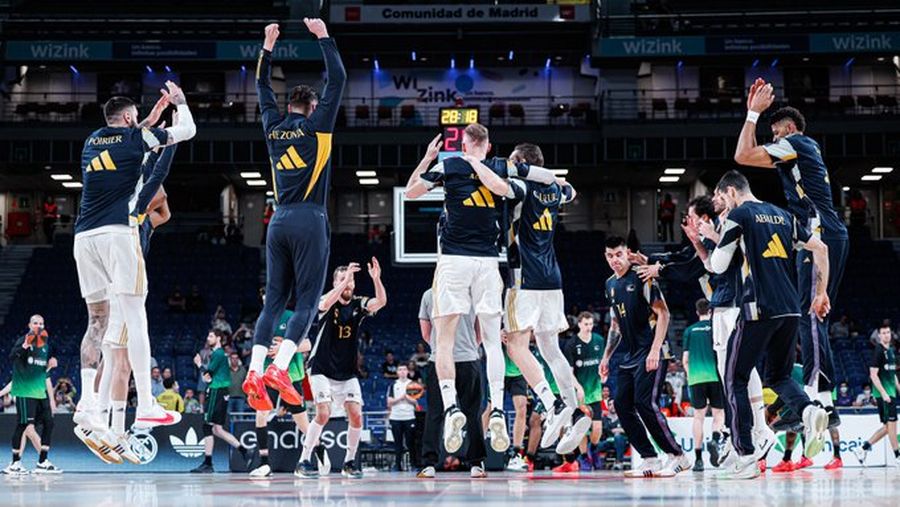 Чемпіонат Іспанії, 29-й тур: "Реал" здобув складу перемогу, "Барселона" обіграла "Жирону" 2 - basket.com.ua Чемпіонат Іспанії, 29-й тур: "Реал" здобув складу перемогу, "Барселона" обіграла "Жирону" 1 - basket.com.ua