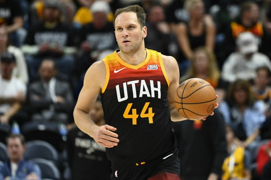 "Лейкерс" та "Юта" ведуть перемовини щодо Бояна Богдановича 2 - basket.com.ua "Лейкерс" та "Юта" ведуть перемовини щодо Бояна Богдановича 1 - basket.com.ua