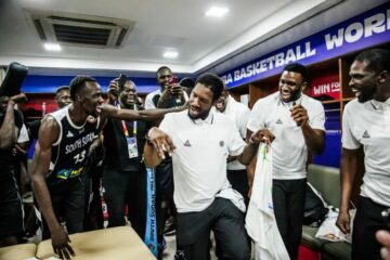 Роял Айві та Луол Денг висловили незадоволення суддівством у матчі з Сербією 41 - basket.com.ua