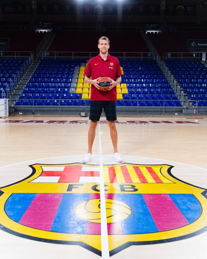 «Барселона» оголосила про трирічний контракт із Яном Весели 3 - basket.com.ua
