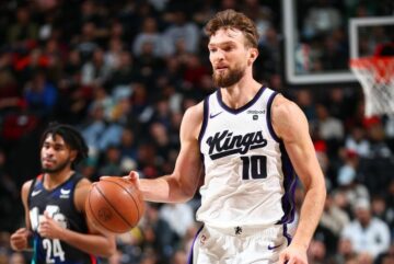 Домантас Сабоніс оформив 74-й дабл-дабл за сезон. Литовець зрівнявся з показниками Мозеса Мелоуна 51