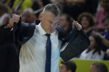 "Я б теж пішов": Ясікявічюс не ображається на фанатів, які залишили трибуни задовго до кінця гри 31