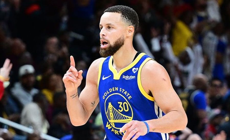 Стефен Каррі набрав 60 очок та повторив досягнення Кобі Браянта 2 - basket.com.ua Стефен Каррі набрав 60 очок та повторив досягнення Кобі Браянта 1 - basket.com.ua