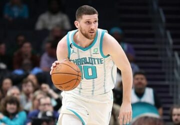 Святослав Михайлюк набрав 3 очка і поставив блок-шот у грі проти "Клівленда" 53 - basket.com.ua