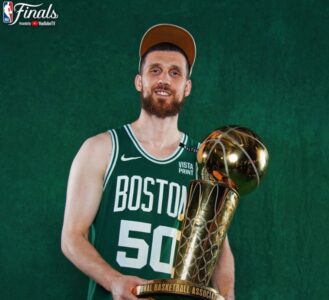 Святослав Михайлюк розкурив чемпіонську сигару і прокоментував завоювання титулу НБА 52 - basket.com.ua