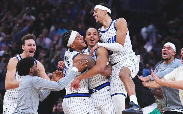 Такого в НБА не було ніколи. Дві команди з одного штату виграли матчі кидками під фінальну сирену 49