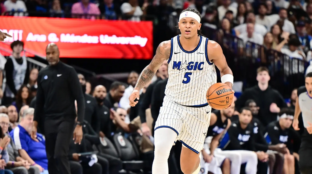 Ще в одному клубі НБА стався серйозний конфліт суперзірки і головного тренера 11