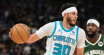 Сет Каррі підписав контракт з клубом НБА після відрахування в міжсезоння 27