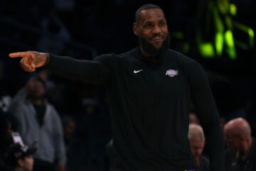 Леброн Джеймс відреагував на історичний день НБА, в якому два гравці набрали 132 очки 27 - basket.com.ua