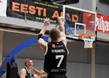 Українці за кордоном: Сергєєв, Шундель 49