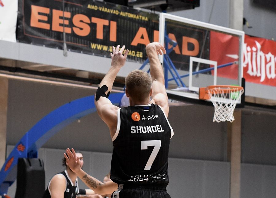 Українці за кордоном: Сергєєв, Шундель 1