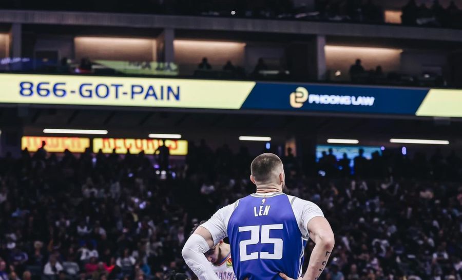 Олексій Лень набрав 4 очки у грі з "Лейкерс" 2 - basket.com.ua Олексій Лень набрав 4 очки у грі з "Лейкерс" 1 - basket.com.ua