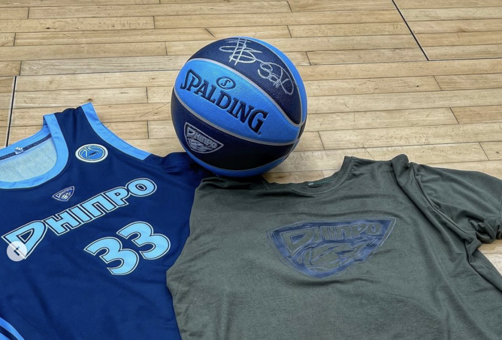 Захисник “Дніпра” оголосив конкурс на допомогу бійцям ЗСУ 1