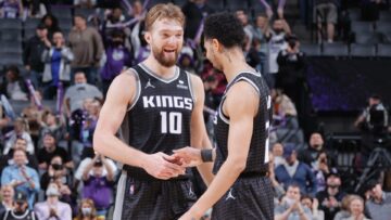 <strong>Герои дня в НБА</strong>: Сабонис ударно дебютировал за "Кингз", Дерозан снова повторил достижение Джордана 45 - basket.com.ua