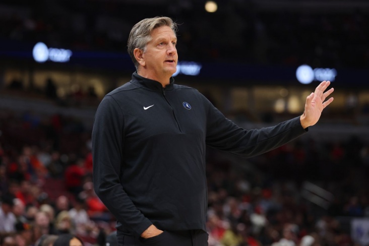 Головний тренер "Міннесоти" отримав серйозну травму після зіткнення з власним гравцем 1 - basket.com.ua