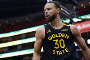 Стефен Каррі висловив позицію по скандальній ситуації з контрактом Кумінги в "Голден Стейт" 31