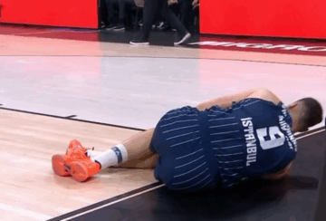 Ключові бігмени "Анадолу Ефеса" отримали жахливі травми під час гри Євроліги 53