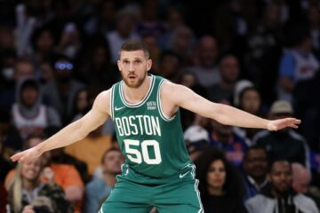 Святослав Михайлюк отримав ігровий час проти "Торонто" 55 - basket.com.ua