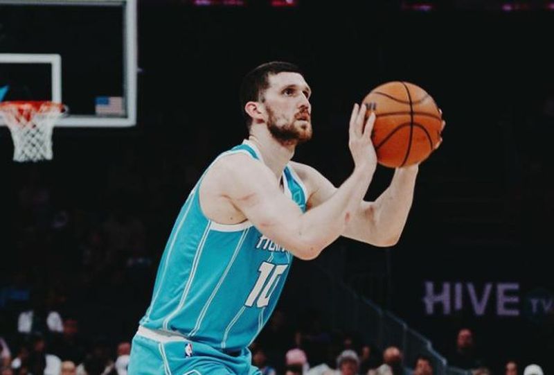 Cтали відомі деталі контракту Михайлюка з "Бостоном" 2 - basket.com.ua Cтали відомі деталі контракту Михайлюка з "Бостоном" 1 - basket.com.ua
