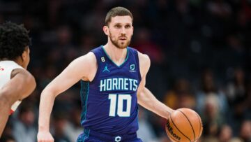 Святослав Михайлюк підписав контракт з "Бостоном" 23 - basket.com.ua