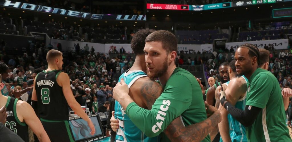 Святослав Михайлюк зіграв 9 хвилин проти "Шарлотт" 1 - basket.com.ua