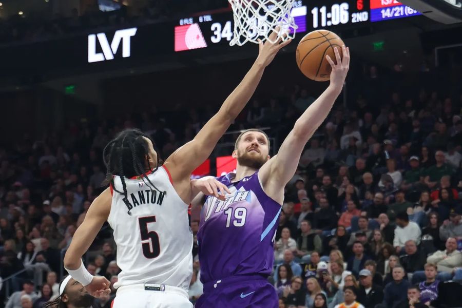 Святослав Михайлюк відіграв 15 хвилин проти "Х'юстона" 1