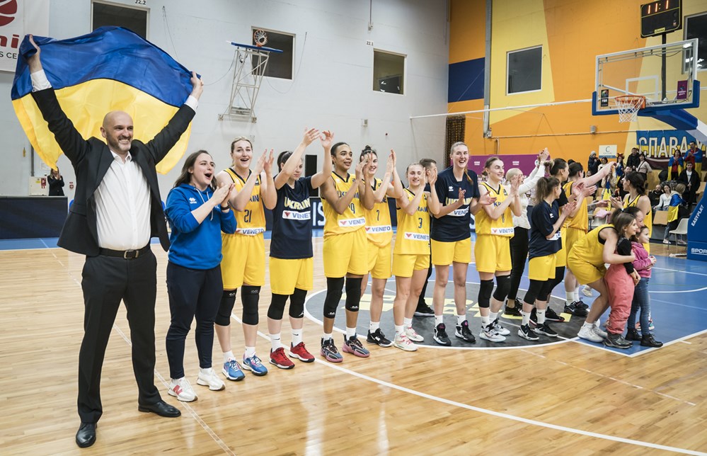Щоденники збірної України: емоційний фінал відбору на Євробаскет-2023 2 - basket.com.ua Щоденники збірної України: емоційний фінал відбору на Євробаскет-2023 1 - basket.com.ua