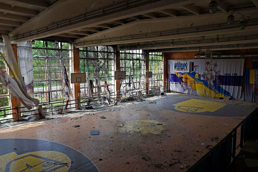 Smoove показав кадри із розбомбленого оккупантами столичного спорткомплексу «Авангард» 7 - basket.com.ua