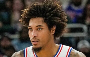 Пропустить тривалий термін. Зірку "Філадельфії" біля власного будинку збив автомобіль 45 - basket.com.ua