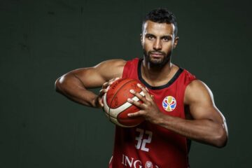 Три клуби Євроліги претендують на головну зірку "Альби" 39