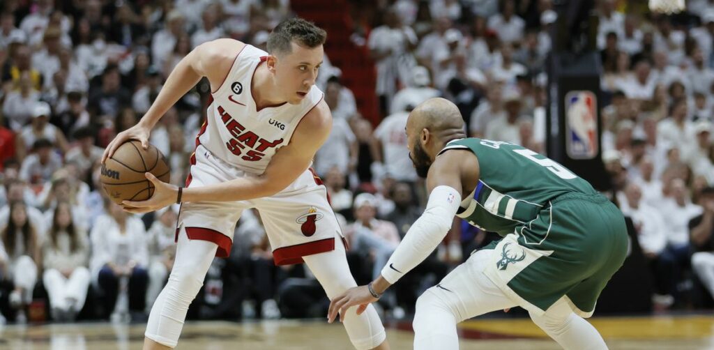 Плей-оф НБА: результати матчів 25 квітня 2 - basket.com.ua Плей-оф НБА: результати матчів 25 квітня 1 - basket.com.ua