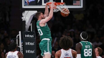 Інсайдер розкрив плани "Селтікс" на Святослава Михайлюка 43 - basket.com.ua