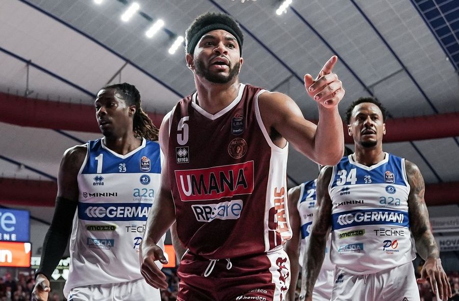 Чемпіонат Італії, 10-й тур: результати матчів 10 грудня 2 - basket.com.ua Чемпіонат Італії, 10-й тур: результати матчів 10 грудня 1 - basket.com.ua