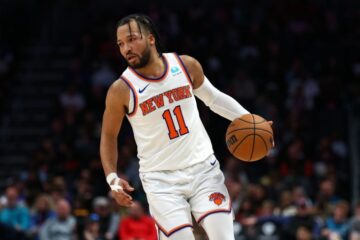 Джейлен Брансон підкорив феноменальний рекорд результативності Леброна та Джордана в плей-оф НБА 23