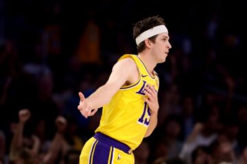 Остін Рівз підкорив рекорди трьох легенд "Лейкерс" і приніс команді перемогу кидком під сирену 63