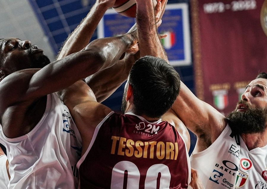 Чемпіонат Італії: "Мілан" програв та інші результати матчів 23 жовтня 2 - basket.com.ua Чемпіонат Італії: "Мілан" програв та інші результати матчів 23 жовтня 1 - basket.com.ua