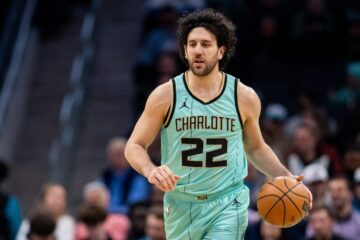 Потенційний новачок Євроліги може підписати зіркового серба, який грає в НБА 45