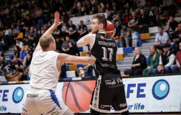 Українці за кордоном: Зайцев, Войналович, Міхєєв, Мироненко, Бринюк, Павлов, Уро-Ніле 25